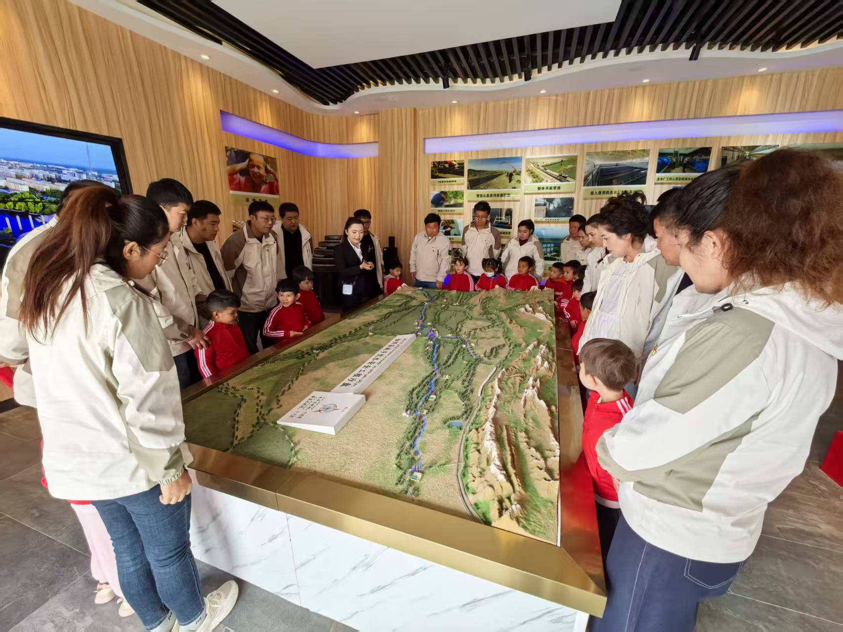 “緬懷革命先烈 傳承紅色基因 ”清明節主題教育活動
