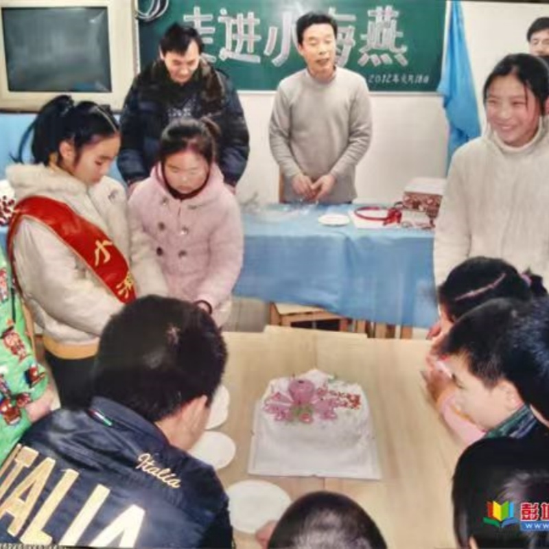 江蘇省徐州市小海燕記者團：給留守兒童“過生日”