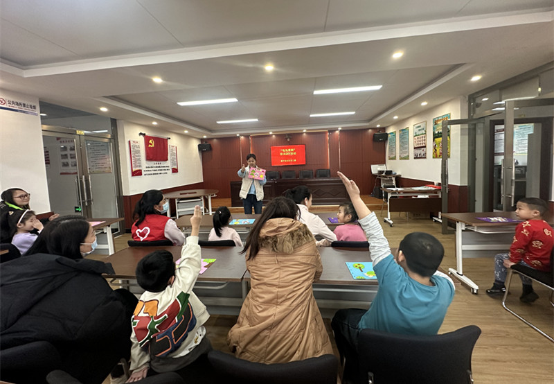 元寶山區(qū)會寧東社區(qū)龜兔賽跑繪畫活動照片2_副本.jpg