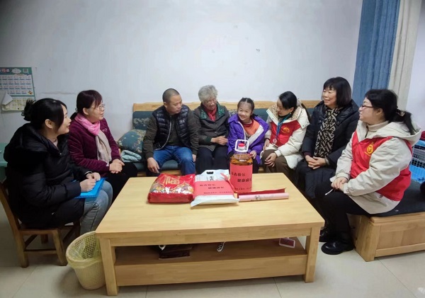 慰問東苑社區困境兒童.jpg