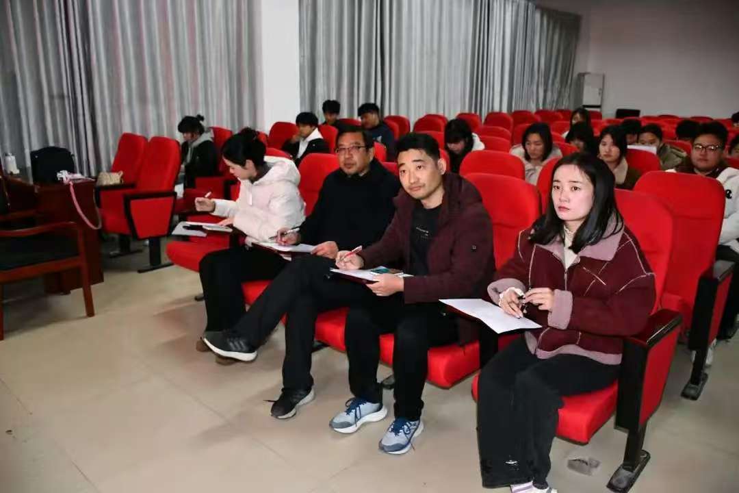 1733384405260851.jpg 五河縣職業技術學校關工委開展“國家憲法日演講比賽活動(2).jpg