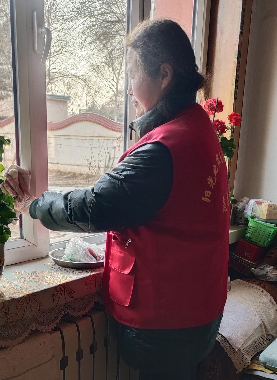 元寶山區(qū)平莊城區(qū)街道星海社區(qū)關(guān)工委學(xué)雷鋒活動照片23_副本.jpg